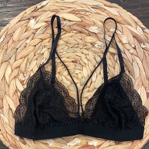 Never Worn Out from Under by Urban Outfitters Black Lace Bra in a size Small